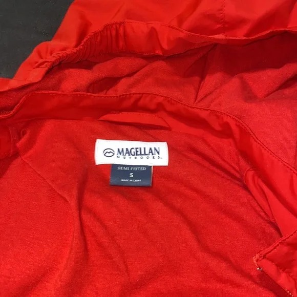 🎱Adorable Magellan Red Outdoor jacket! - Picture 4 of 10